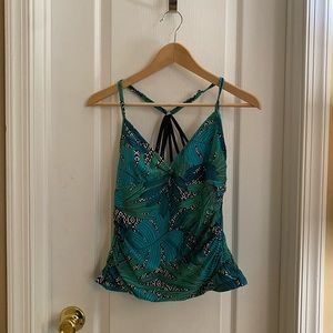 Tankini 2 piece swim suit tropical print size 8 gently used